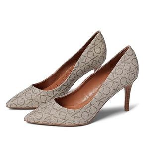 UNWORN Calvin Klein Giana Pumps